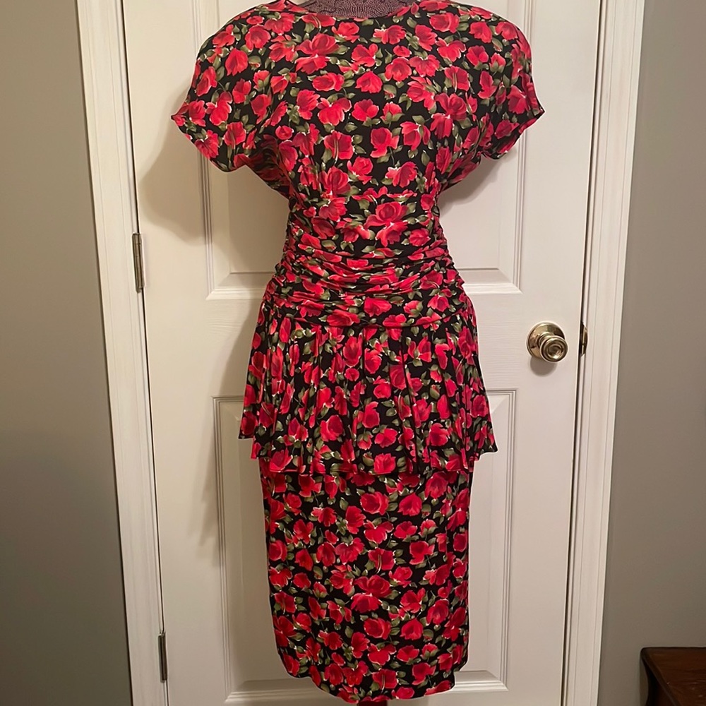 Vintage John Roberts 80’s Short Sleeve Floral Dress w/ shoulder pads Size 9/10 - Picture 2 of 11